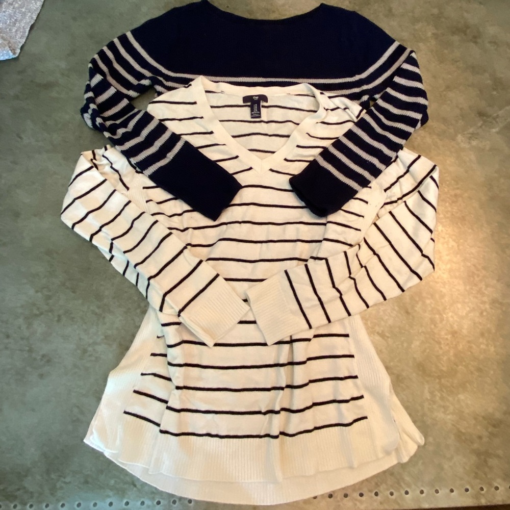 2 for 1 Gap sweaters